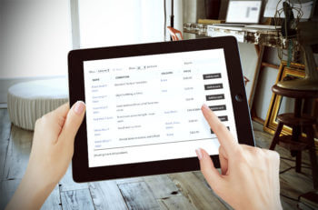 Display WooCommerce custom taxonomy